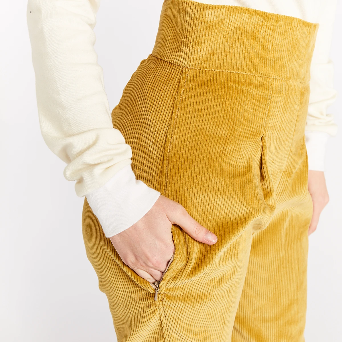 Harry Hall Traditional Ladies Corduroy Hunting Breeches 4 Harry Hall Traditional Ladies Corduroy Hunting Breeches - Image 4