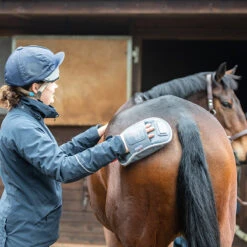 Equilibrium Hot Spot Massage Mitt 16 Equilibrium Hot Spot Massage Mitt -Saddle Store lifestyle 3 eqb10