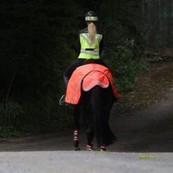 Masta Waterproof Quarter Sheet Orange 11 Masta Waterproof Quarter Sheet Orange -Saddle Store lifestyle orange 3