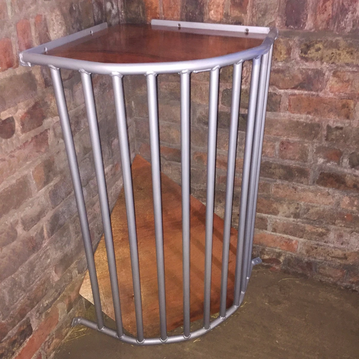 Wisley Feeder - Steel Horse Hay Corner Feeder 2 Wisley Feeder - Steel Horse Hay Corner Feeder - Image 2